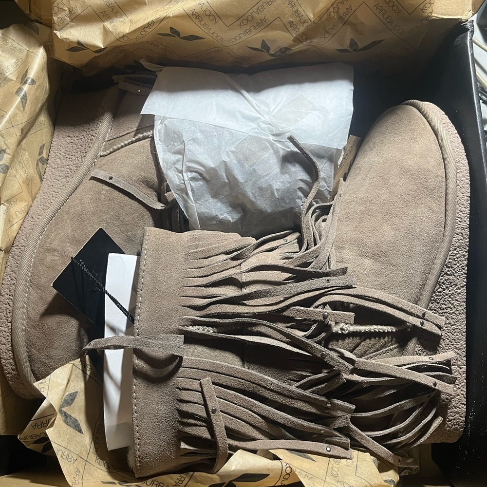 NIB- Koolaburra by Ugg